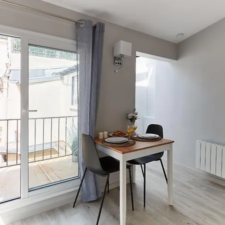 Jardin Du Luxembourg With Balcony - Cityapartmentstay パリ