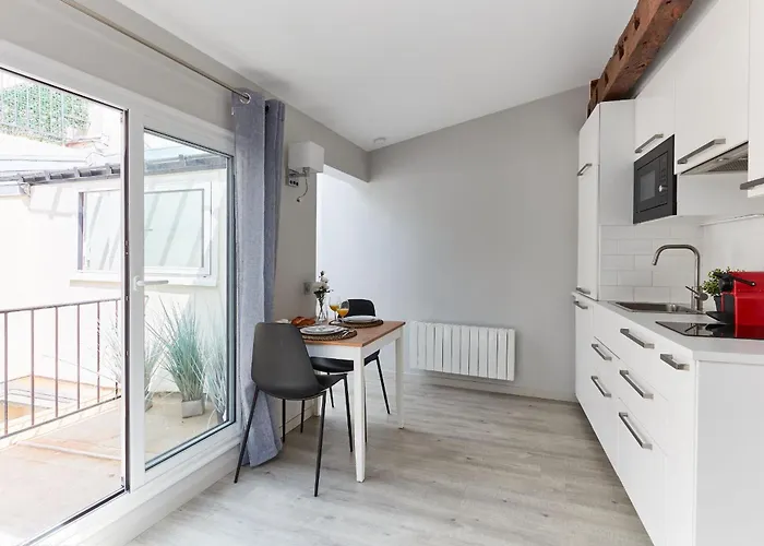 Jardin Du Luxembourg With Balcony - Cityapartmentstay * Paris