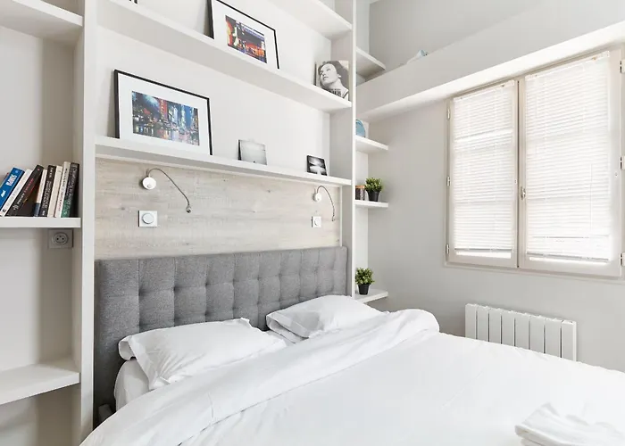 Apartment Jardin Du Luxembourg With Balcony - Cityapartmentstay Paris